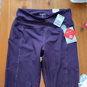 Marika purple leggings with side pockets Medium